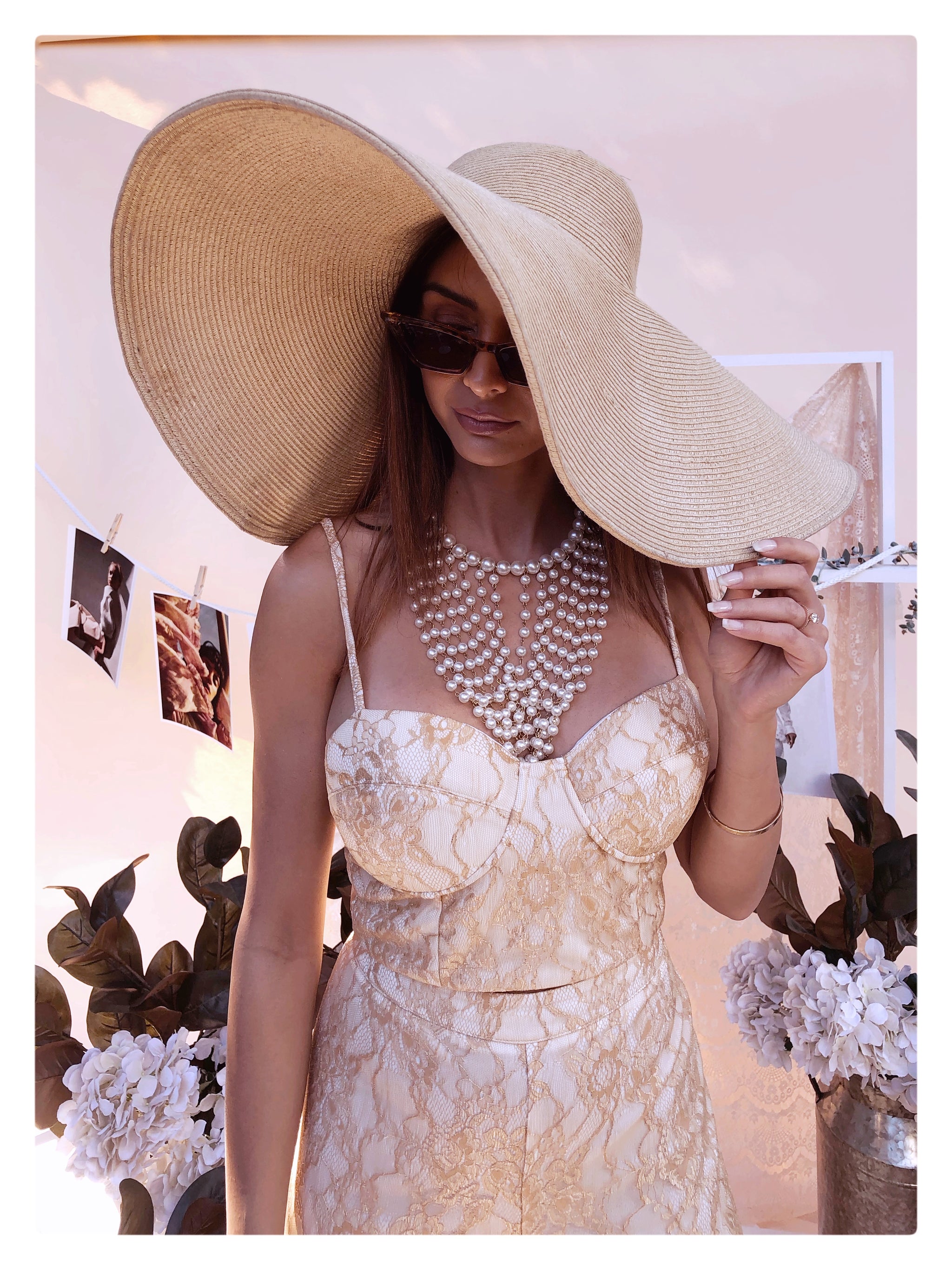 Florals – trace of thread