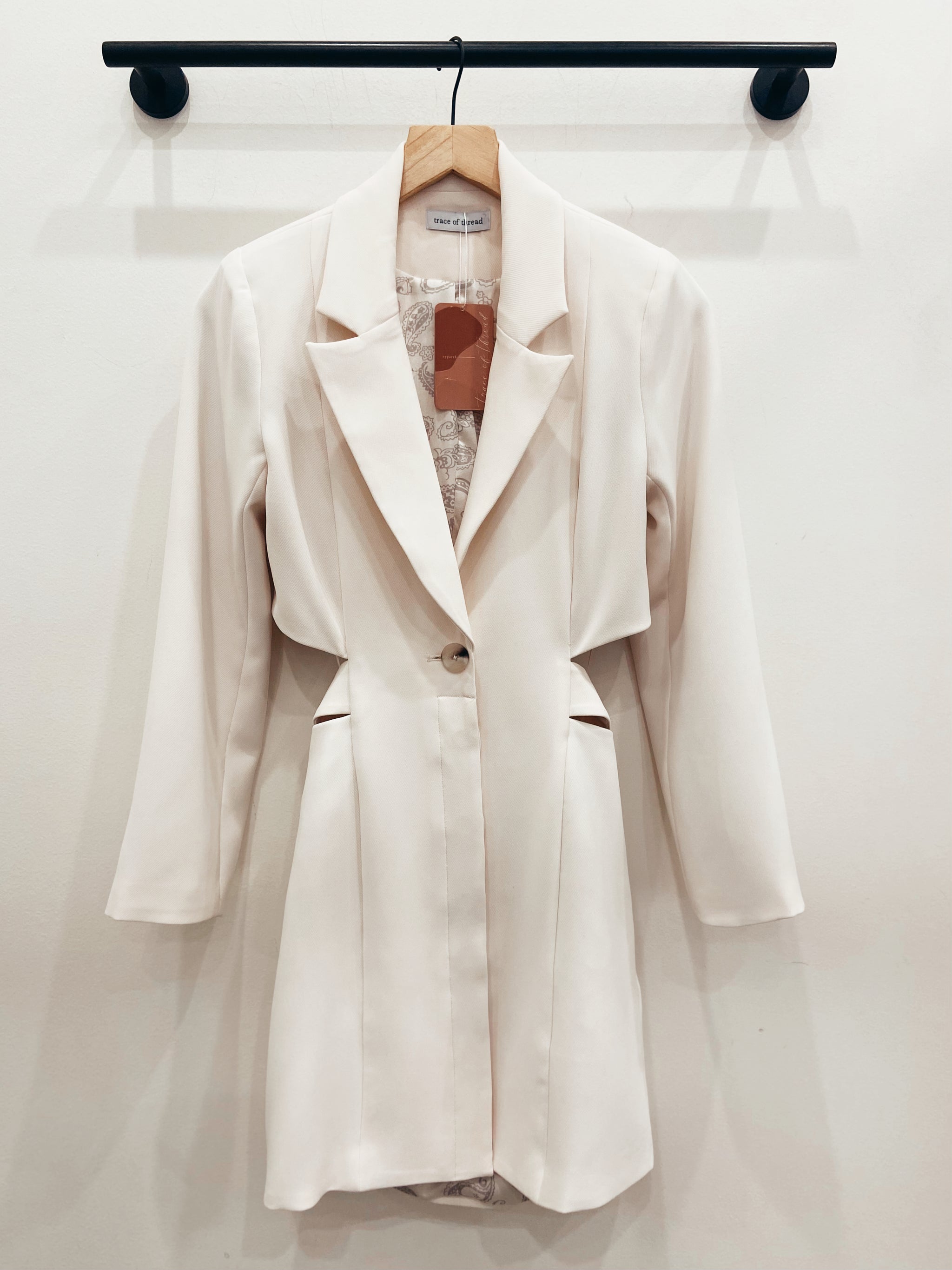 Ivory Blazer Dress – trace of thread